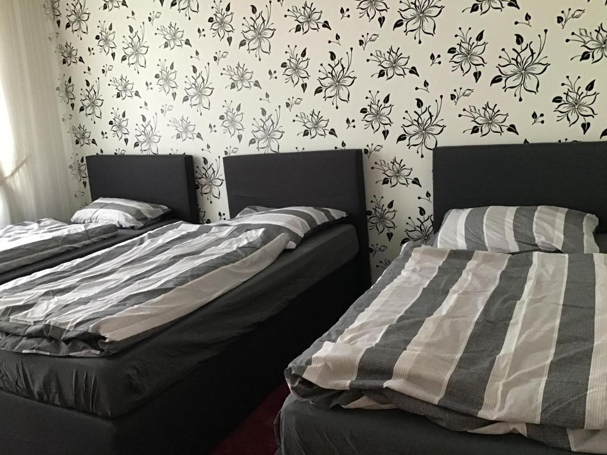 Apartment Bis Zu 8 Einzelbetten Stellplatz Wifi 埃森 外观 照片