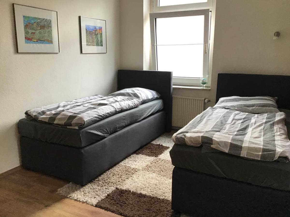 Apartment Bis Zu 8 Einzelbetten Stellplatz Wifi 埃森 外观 照片