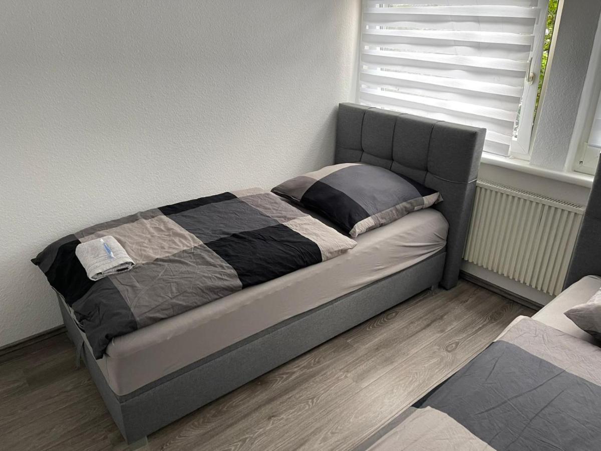 Apartment Bis Zu 8 Einzelbetten Stellplatz Wifi 埃森 外观 照片