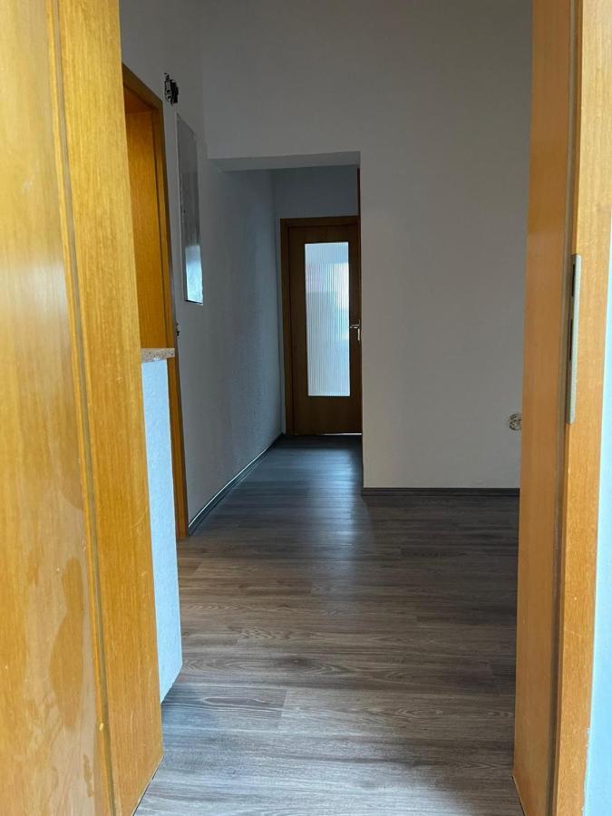 Apartment Bis Zu 8 Einzelbetten Stellplatz Wifi 埃森 外观 照片